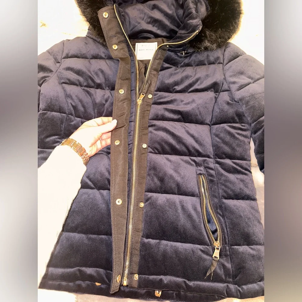 NWOT Royal Matrix Navy Puffer Jacket with Black‎ Fur Hood and Gold Button Detail